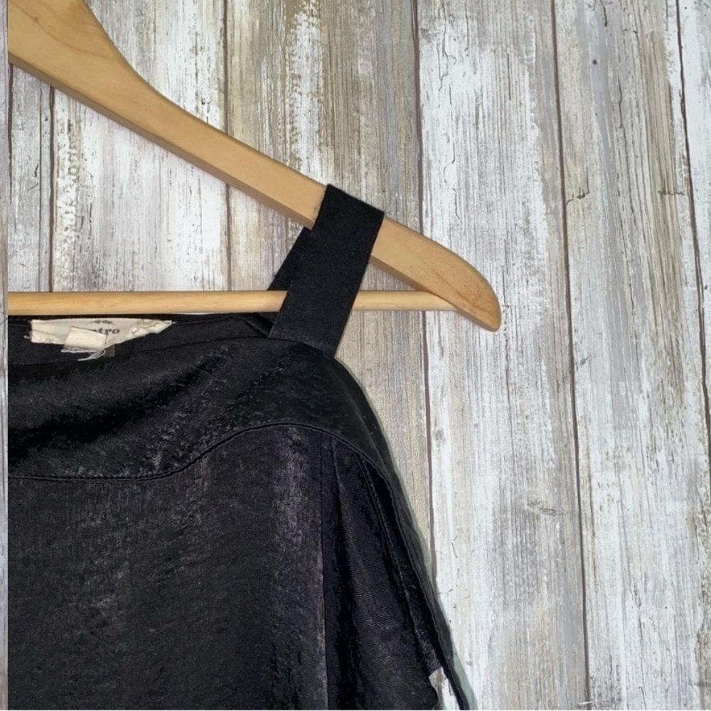 Entro Black Strap Open Shoulder Blouse - Picture 2 of 6